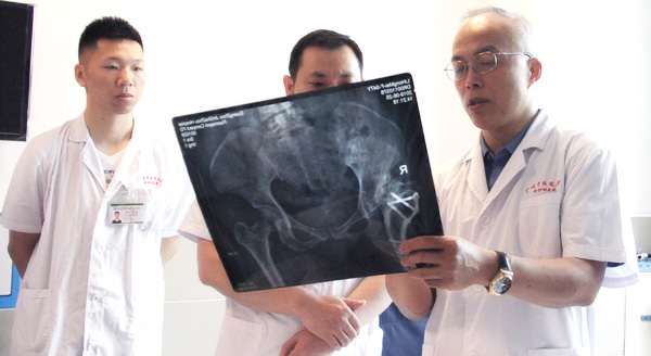 【专家出诊】股骨头坏死病院长亲诊日来啦！