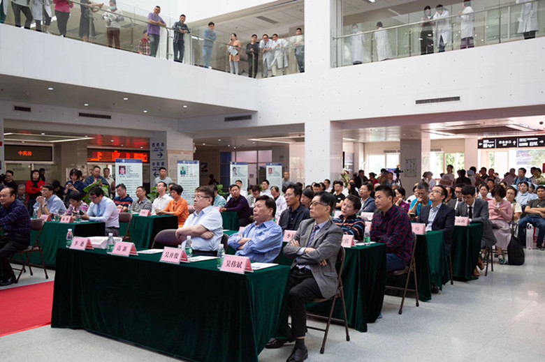 广州智能机器人辅助手术会诊中心落户金沙洲医院